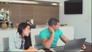Step Bro Spies On Step Sis In Bath And Gets A Blowjob